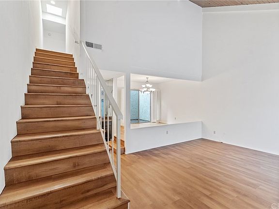 2nd image of 11738 Moorpark St APT H
