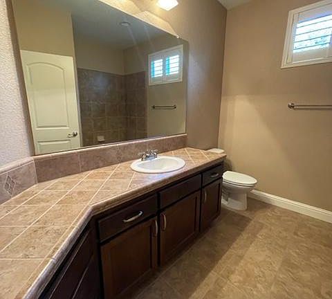 5th image of 1138 Lancaster Way