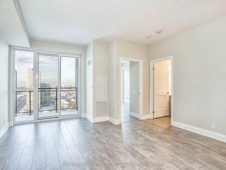 15 Lynch St #2202 — Photo 6