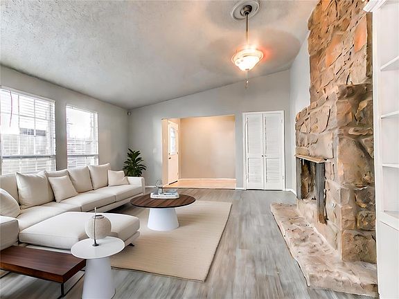 3rd image of 1515 N Julie Pl #1513/1515