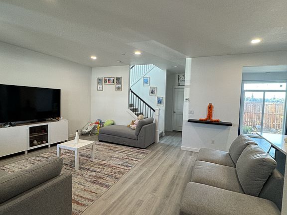 2nd image of 3139 S Jasper Dr