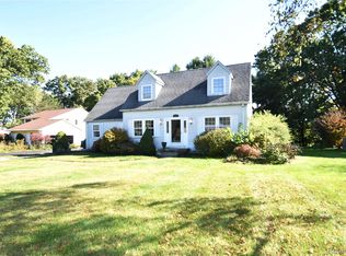 1337 Osborn Lake Dr, Brighton, MI 48114