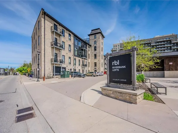 19 Guelph Ave #202, Cambridge, ON N3C 1A2