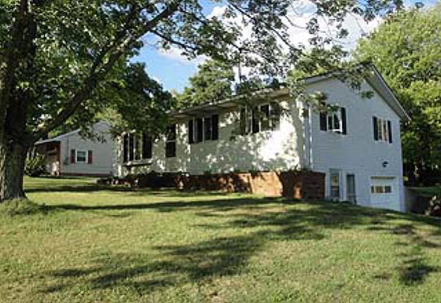 1st image of 1090 Eastview Dr