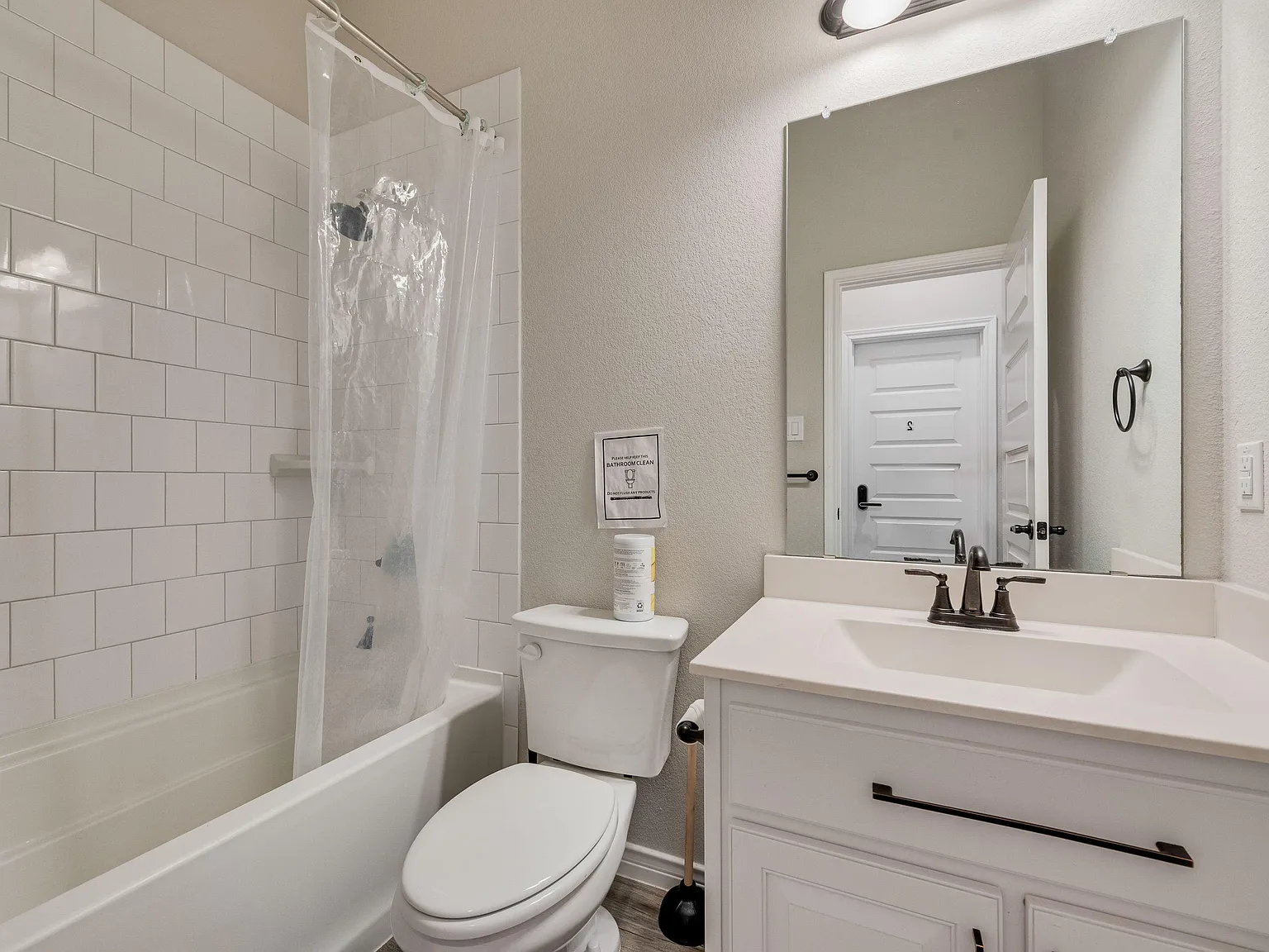 4 bed, 2.0 bath, 2050 sqft, $949 — Photo 2