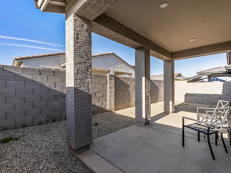 17352 W Paraiso Ln — Photo 27