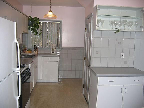 2ND UNIT KITCHEN