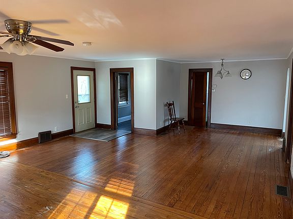 Living Room and Dining Areaq