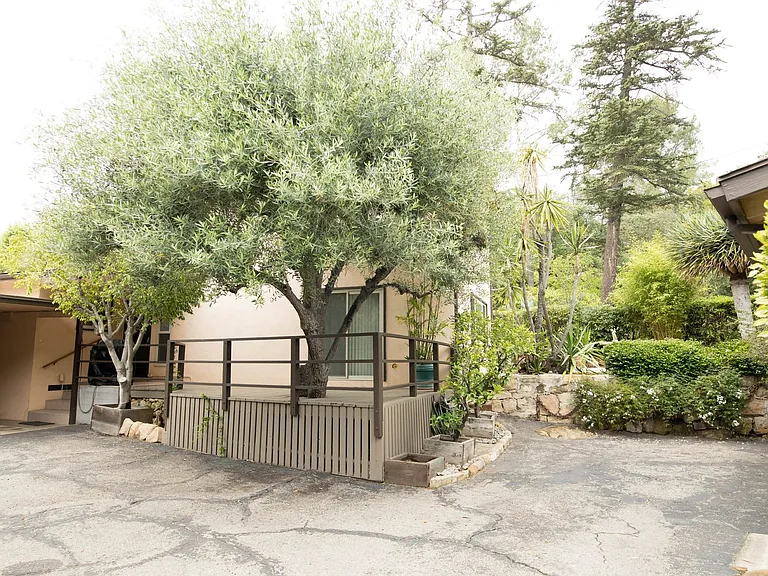 2604 Foothill Rd — Photo 59