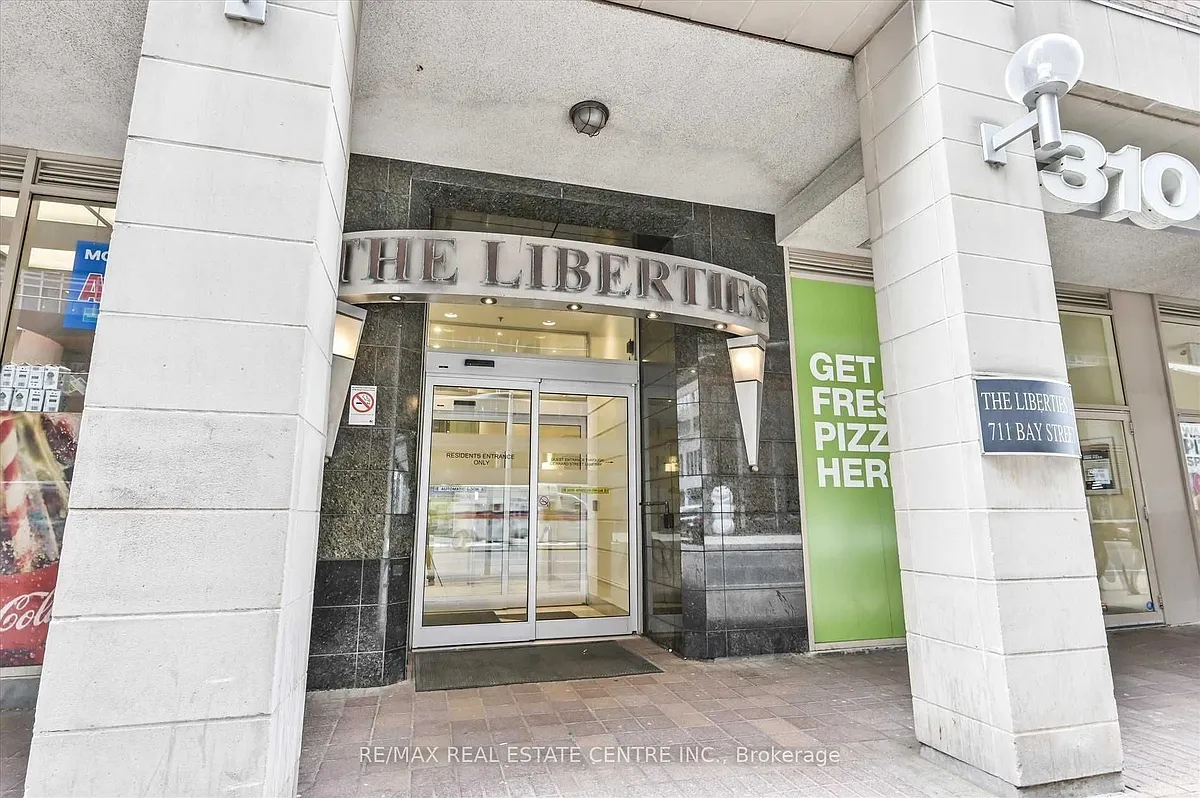Building Photo - 711 Bay St #1414