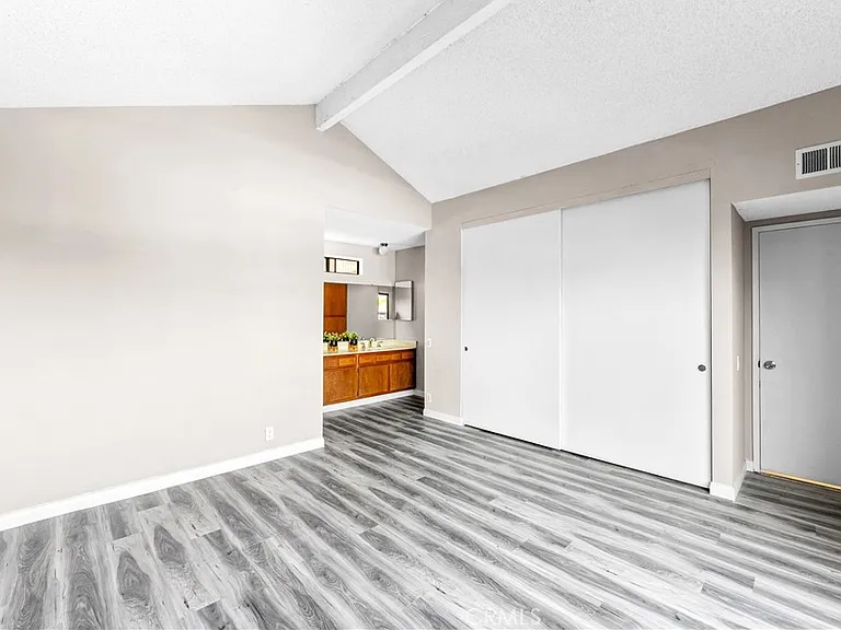 1407 Lakeside Ln — Photo 51