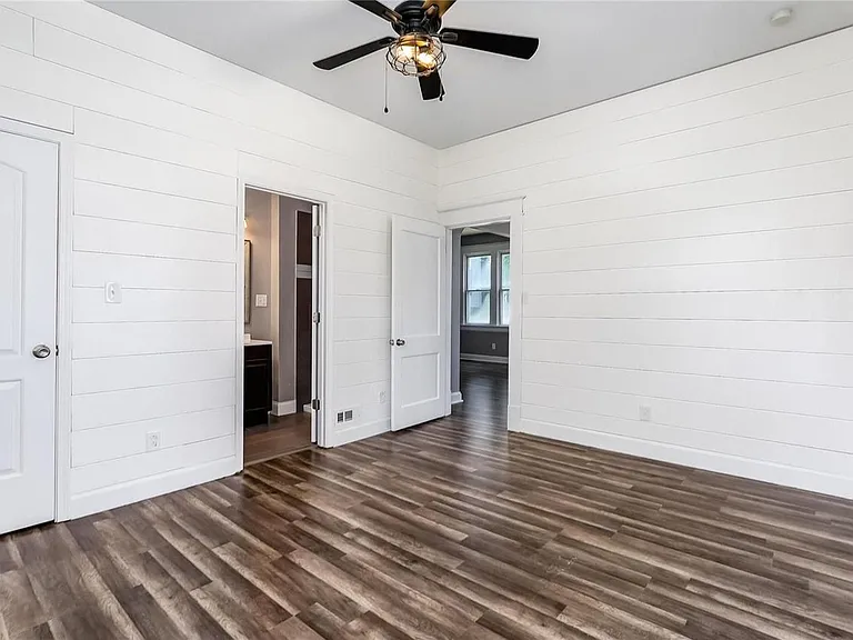 412 N Aurora St — Photo 23