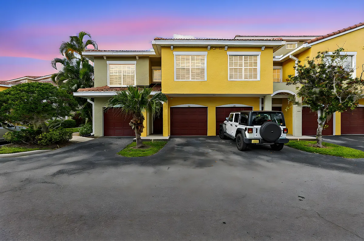 Building Photo - 5601 Bentgrass Dr #102