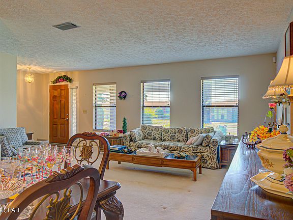 5th image of 221 Hugh Thomas Dr