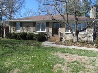 3609 Hughes Rd, Saint Matthews, KY 40207