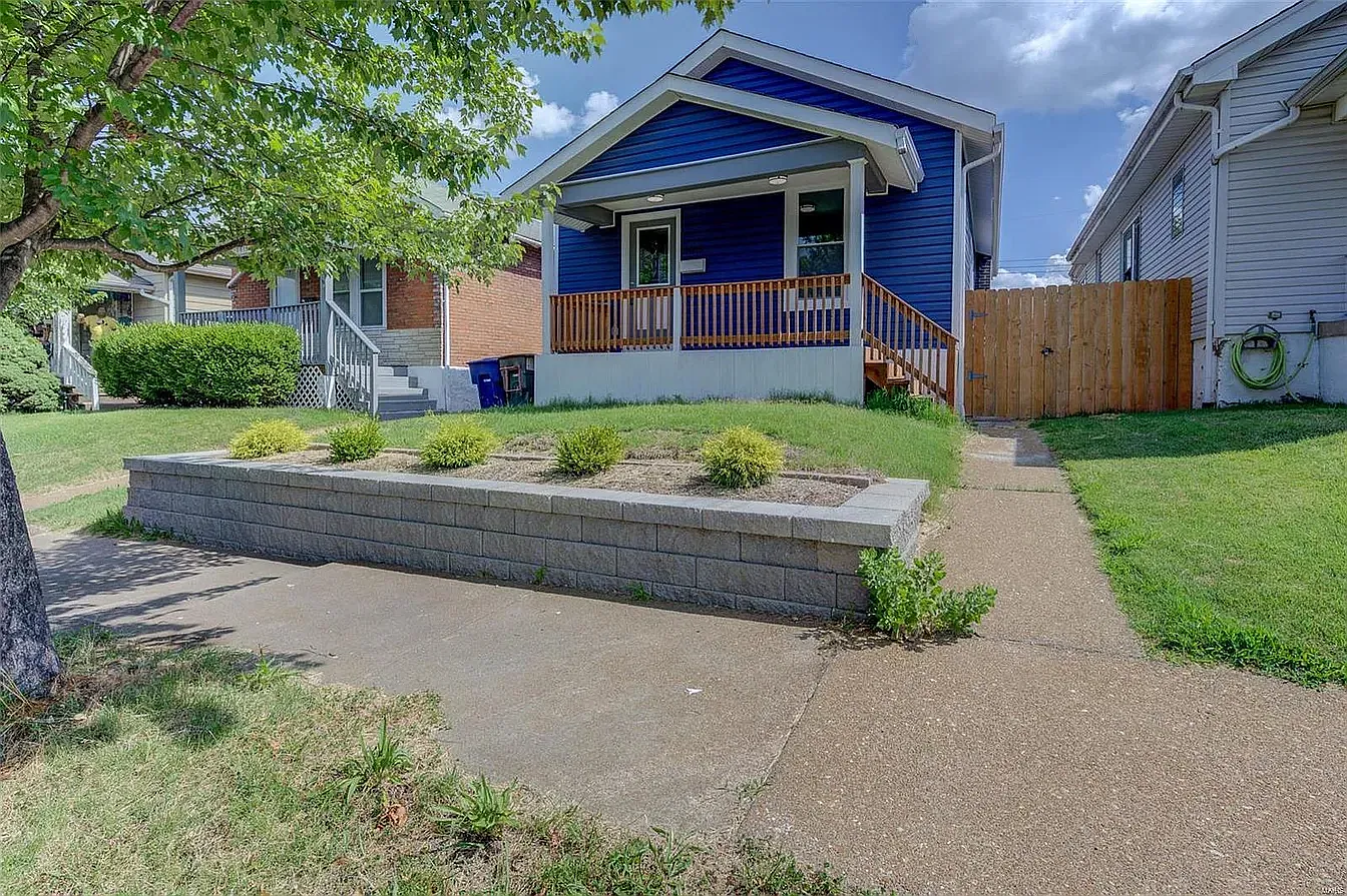 2 bed, 756 sqft, $1,150 — Photo 1