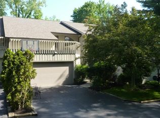 5767 Som Center Rd, Solon, OH 44139