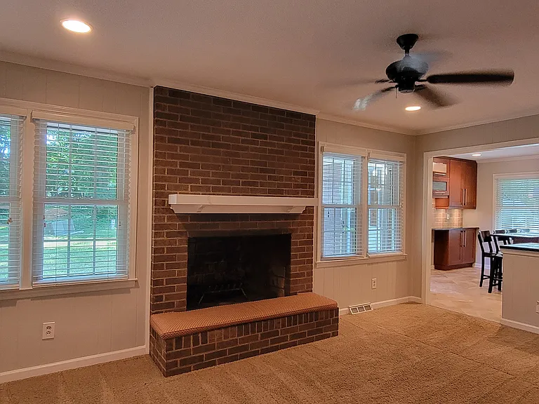 1318 Beechdale Dr — Photo 27