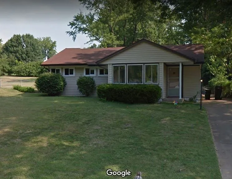 9950 Clearwater Dr photo 1