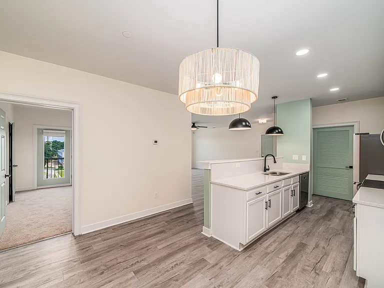 2221 Pretty Lake Ave — Photo 54