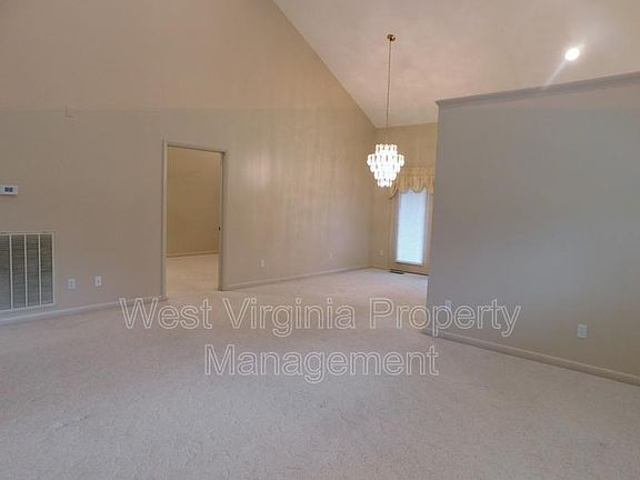 3rd image of 102 Lee Ave
