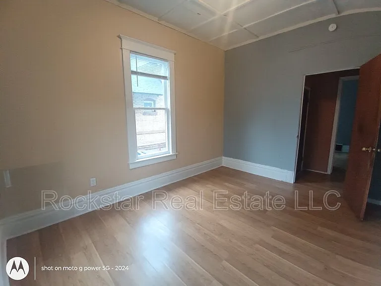 519 E Ermina Ave — Photo 8
