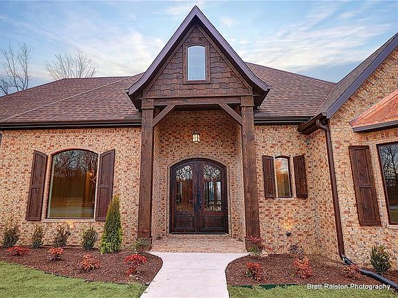 3rd image of 1457 Le Chesnay Dr