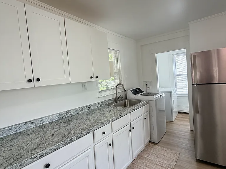 35 Maud St #2 — Photo 5