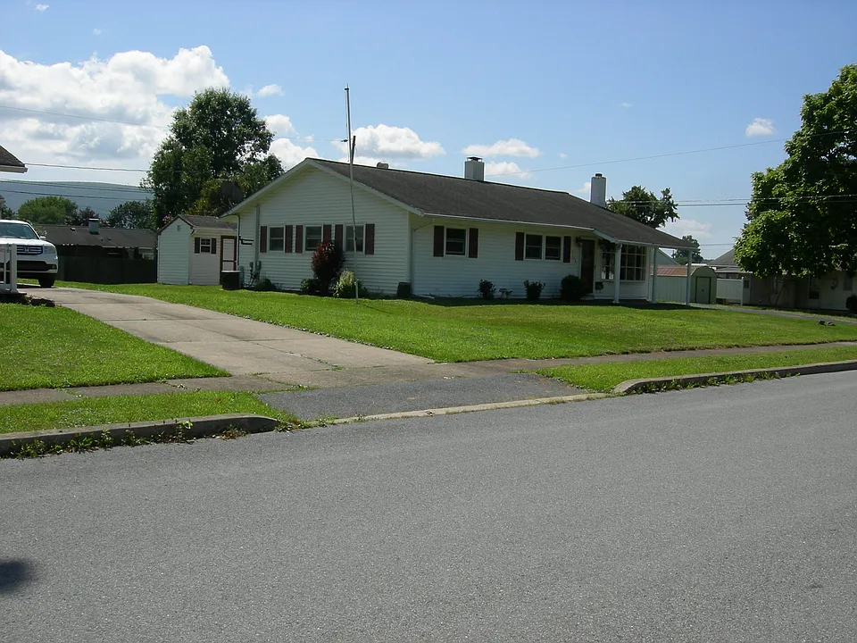 1108 Claire Rd