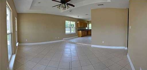 4th image of 2820 Meadow Dr