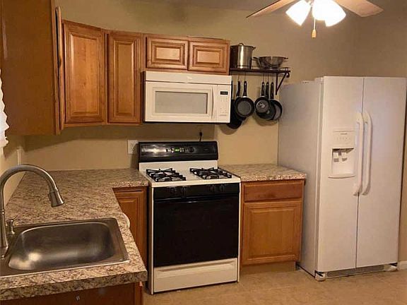 5th image of 66 Wayside Dr