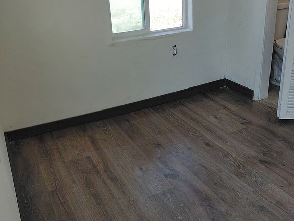 4th image of 2201 S Daubenberger Rd #1