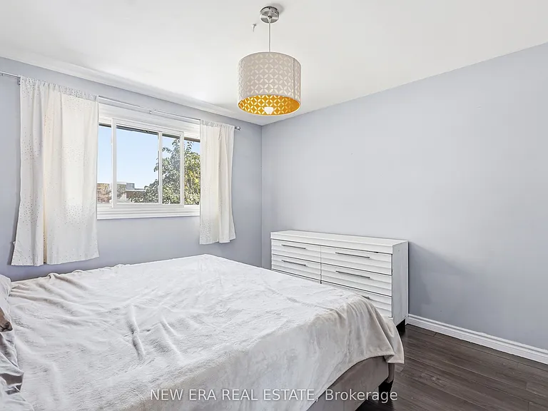 5 Shetland Cres — Photo 18
