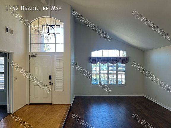 3rd image of 1752 Bradcliff Way