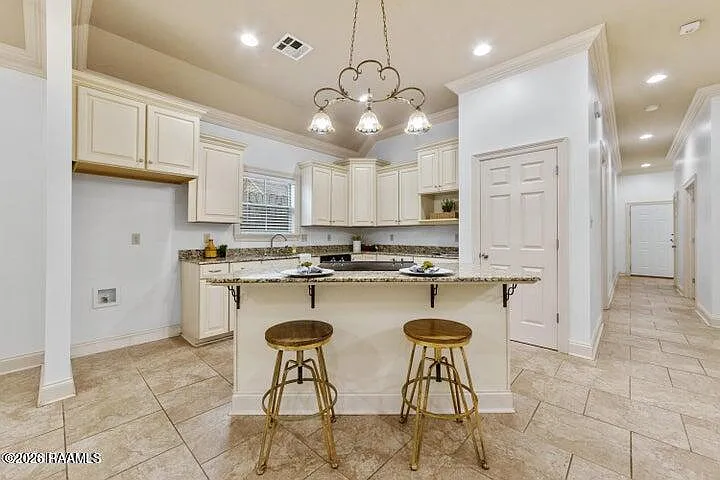 3 bed, 2.0 bath, 1650 sqft, $2,100 — Photo 3