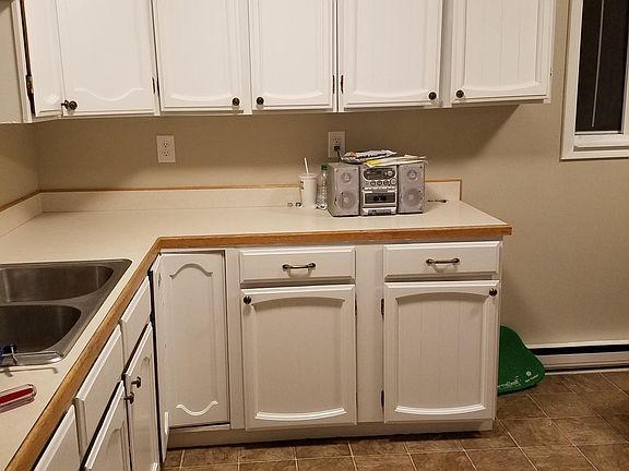 3rd image of 616 Stoddard Ave