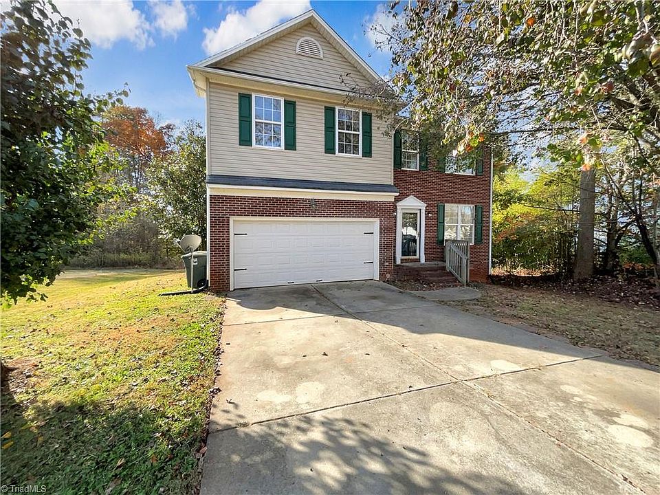 1st image of 5403 Carriage Woods Dr