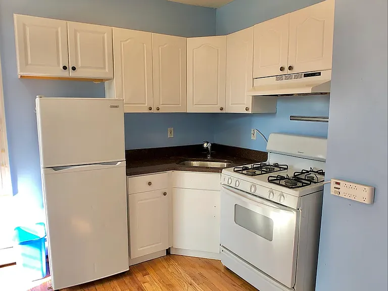 180 Heath St #2 — Photo 1