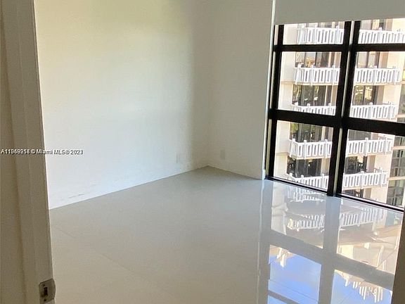 3rd image of 1111 Crandon Blvd APT A807