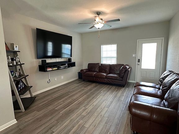 4th image of 6525 Underwood Way