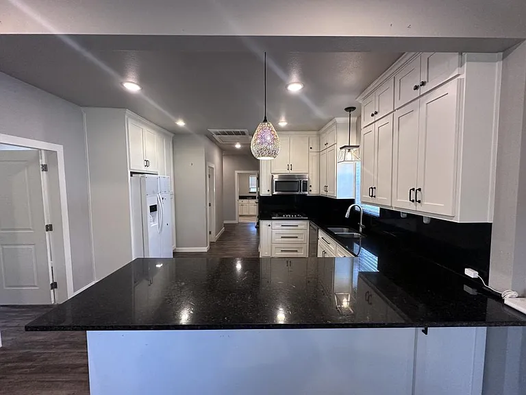 2903 Carpenter Ave — Photo 8
