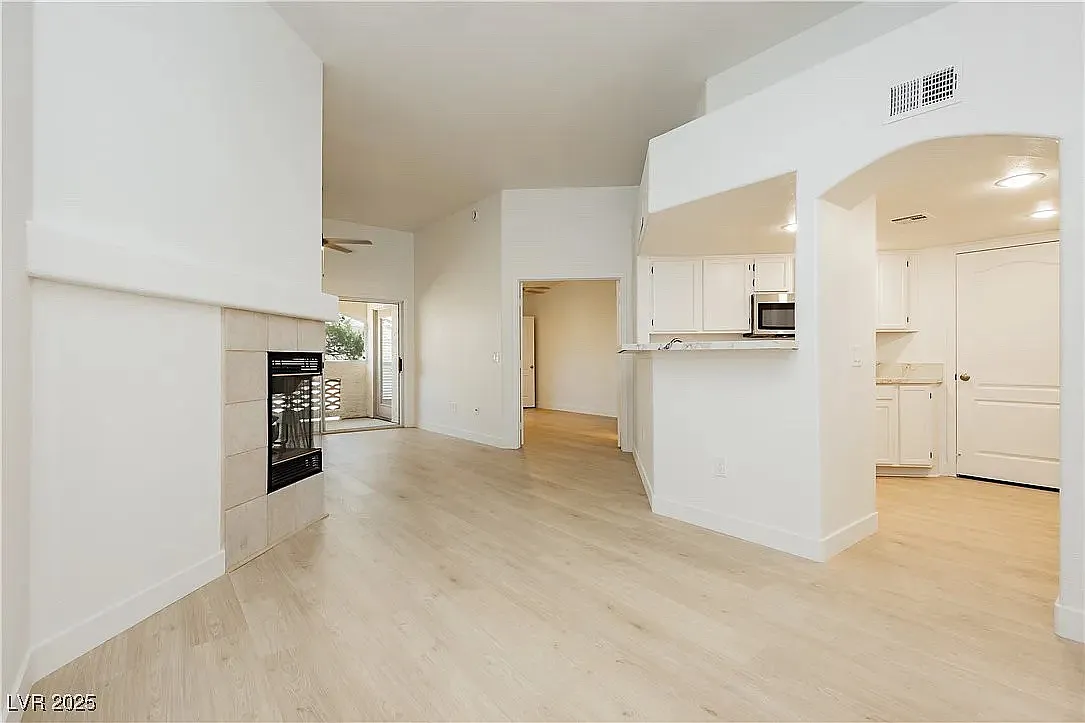 2 bed, 959 sqft, $1,850 — Photo 4