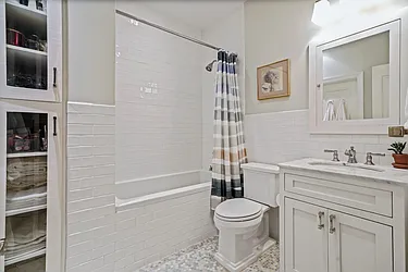 Sold by Avenue Sotheby's International Realty