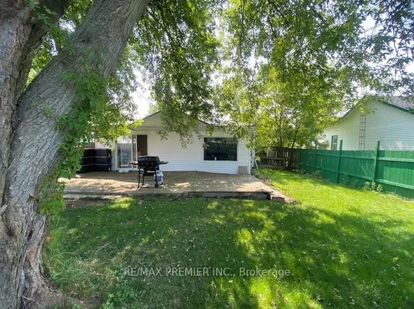 2462 Rundle Rd, Clarington, ON L1C 6X9