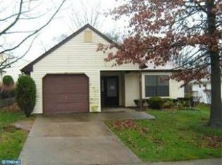 63 Lake View Ter, Columbus, NJ 08022