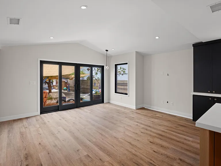 2726 Andreo Ave — Photo 15