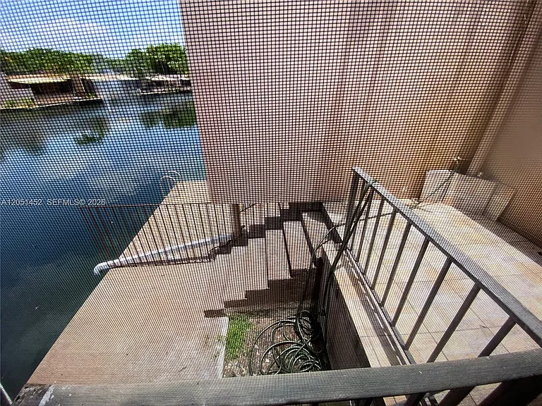 16100 Kilmarnock Dr — Photo 45
