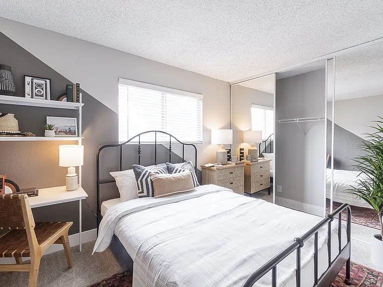 The Luxe Apartments — Photo 15
