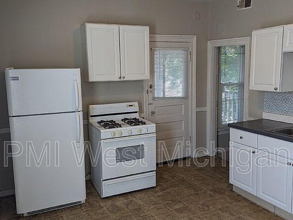 2nd image of 822 Nagold St NW #2