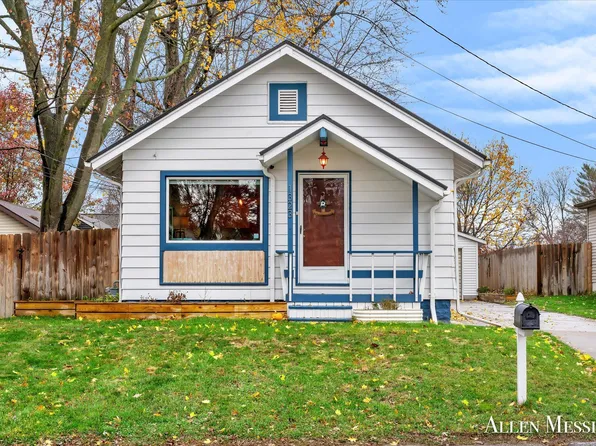 1323 Ridgeway St NE, Grand Rapids, MI 49505